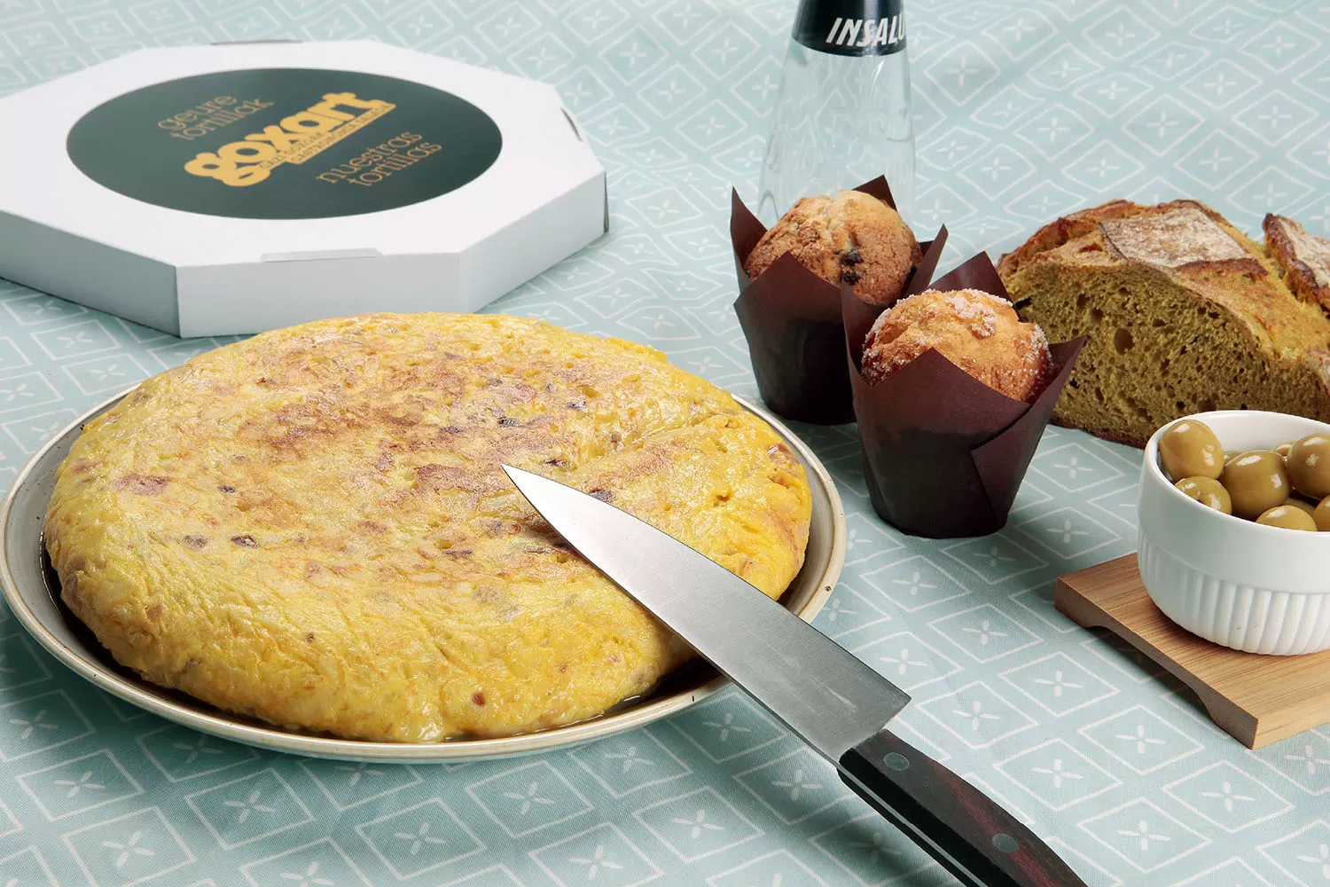 Tortilla de patata con jamón y queso, la tortilla de siempre con un extra de sabor.